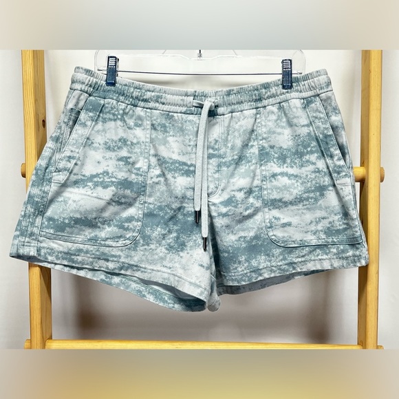ATHLETA Blue and white Fog Camo FARALLON shorts size XL - Picture 4 of 14